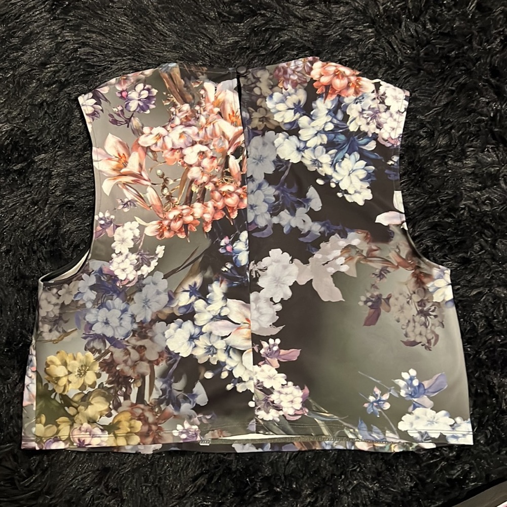 Floral Two Piece Set - Picture 2 of 2